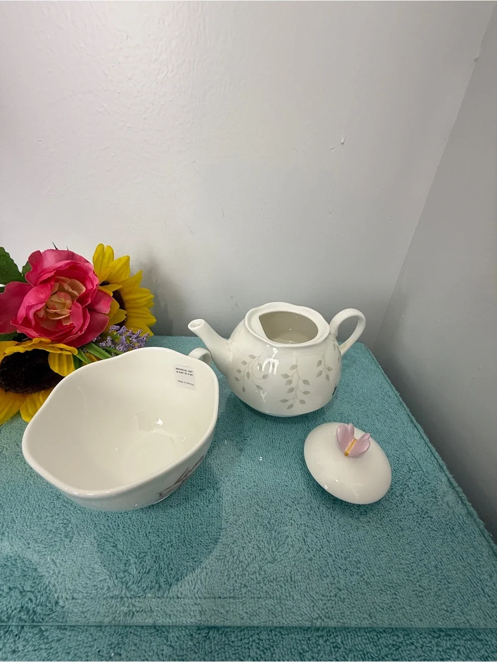 Lenox White Tea-for-One Set with Pink Heart Lid and Green Leaf Motif